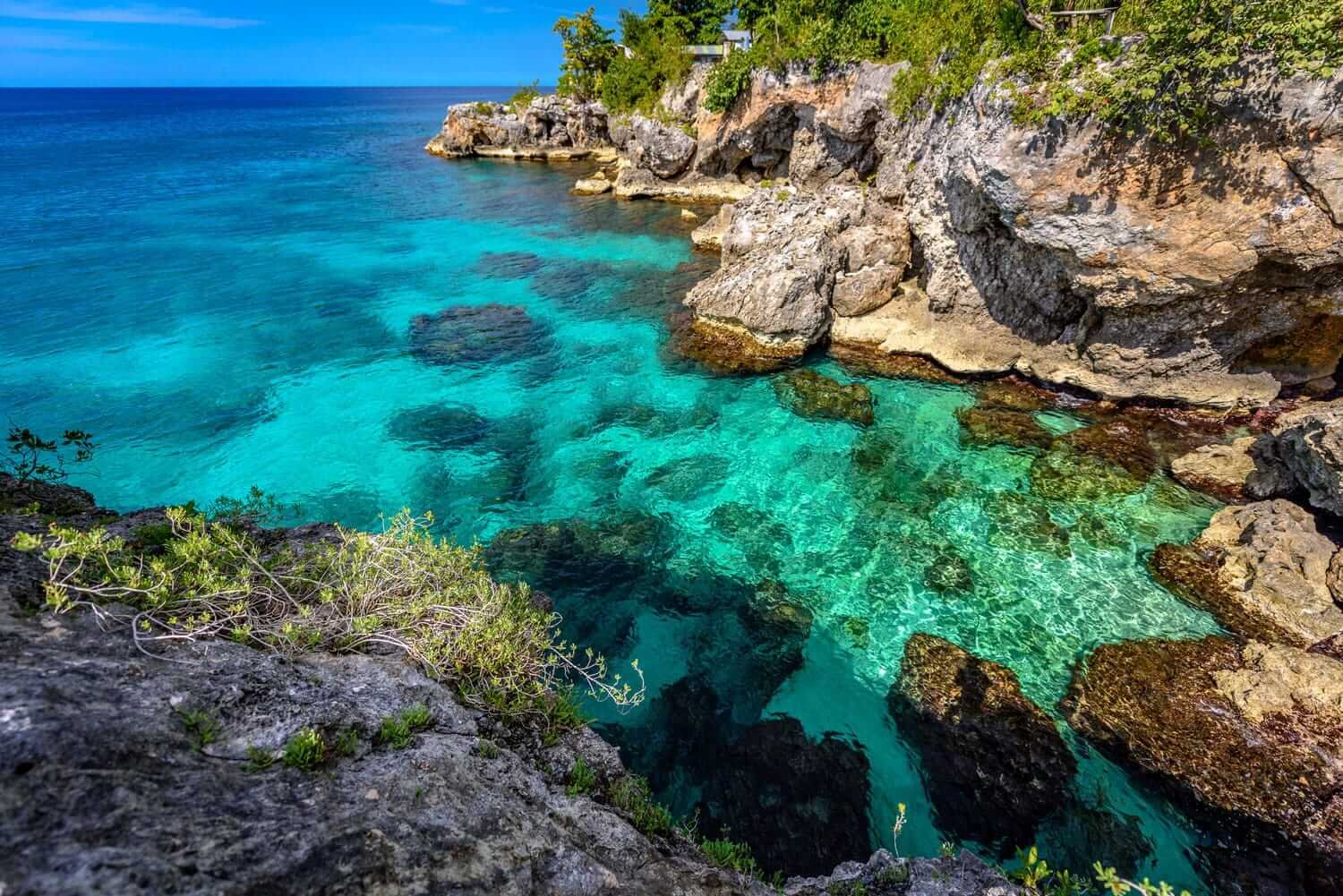 negril-cliffs-jamaica-shutterstock_553342135